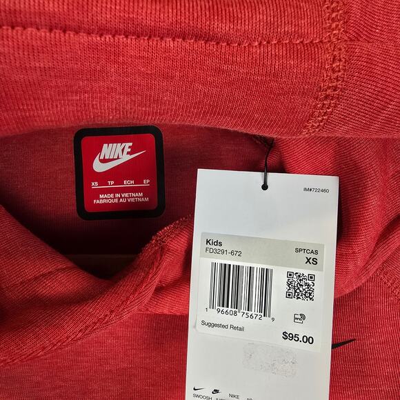 Nike Sportswear Tech Fleece Sz XS/6-7 Red Hoodie Pullover Sweatshirt FD3291-672 - Picture 2 of 3